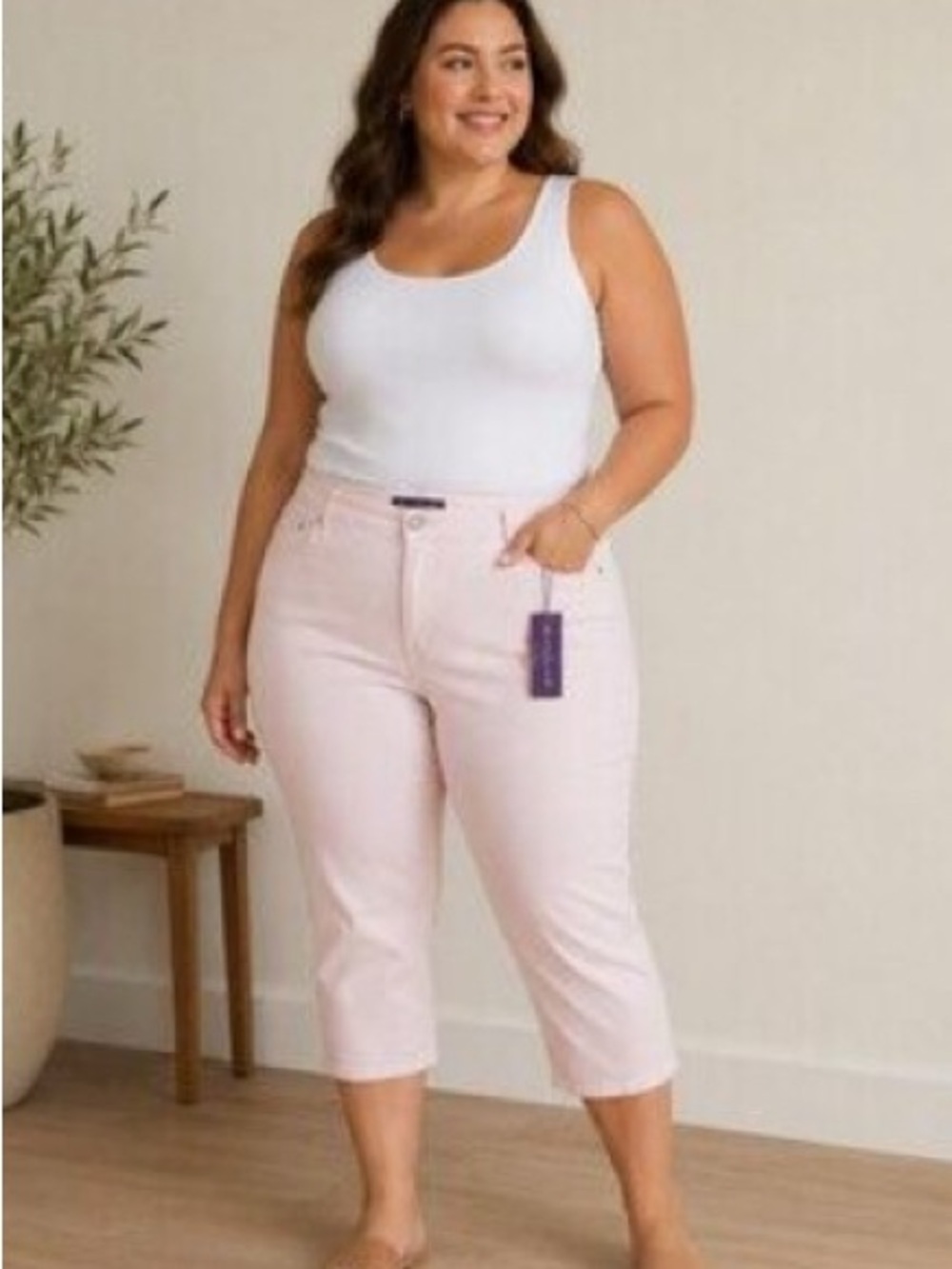 NWT SZ 8P Gloria Vanderbilt Hidden Comfort Curvy Light Pink Capri Jeans